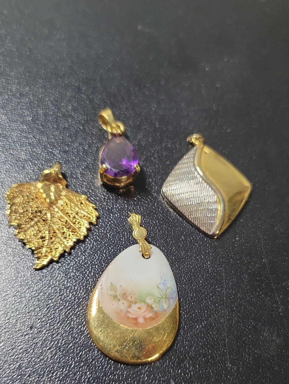 Pendant Set - Picture 7 of 7